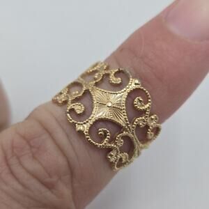 Vintage Sarah Coventry Lace Ornate Filigree Gold Tone Ring Band Signed sz 8